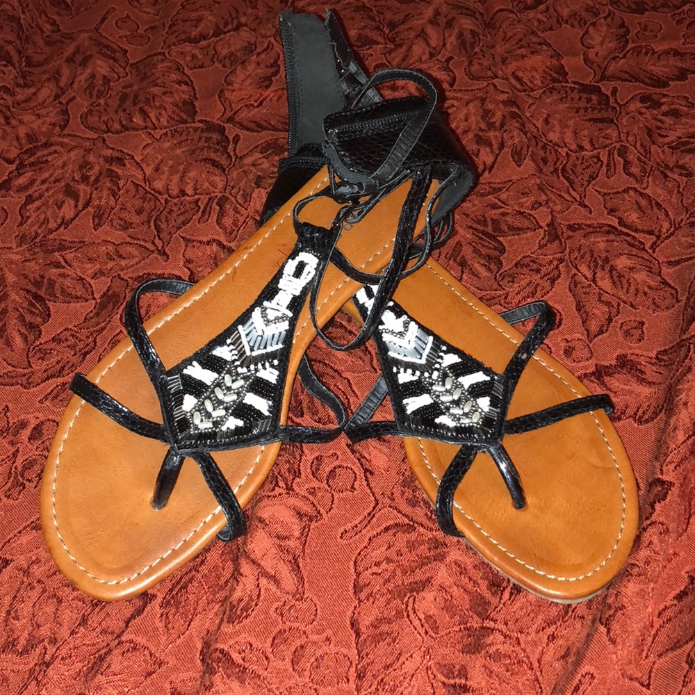 //BLACK GLADIATOR SANDALS//